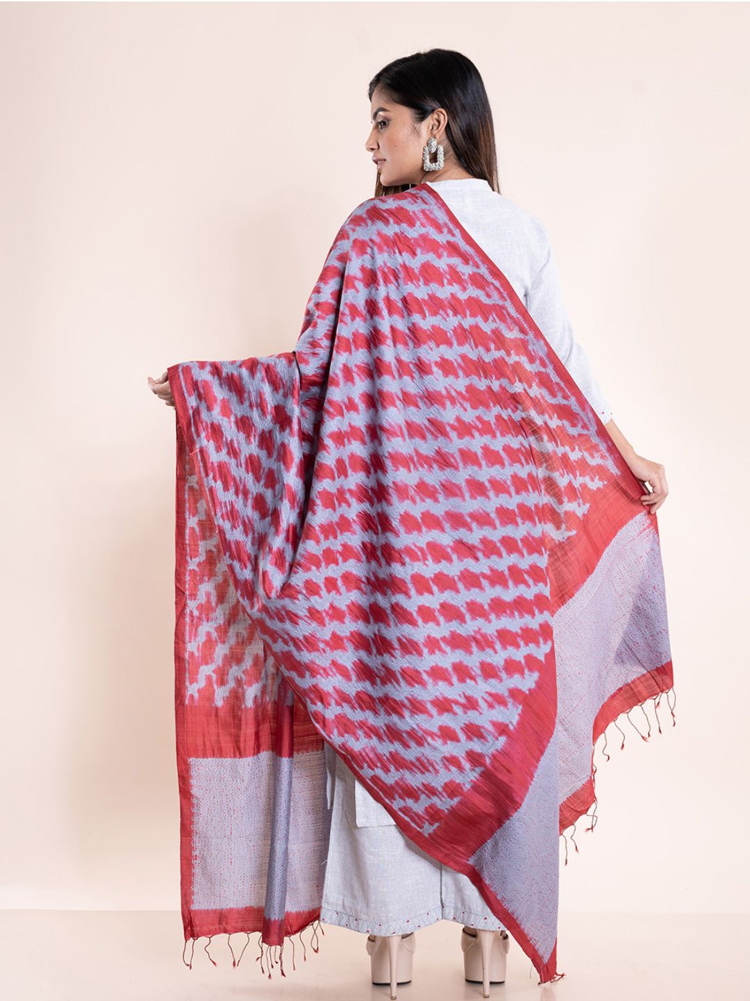 Grey Red Handloom Woven  Shibori Silk Dupatta