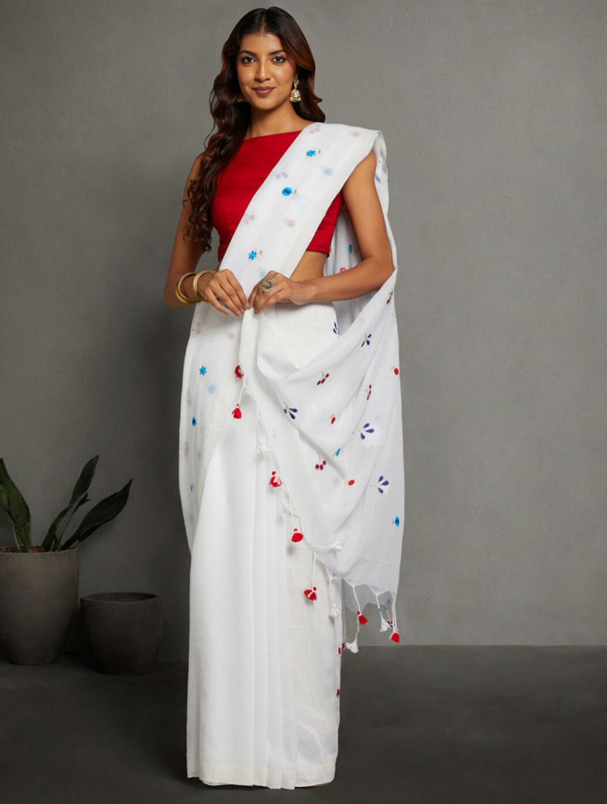 White Floral Cotton Saree with Blouse Piece