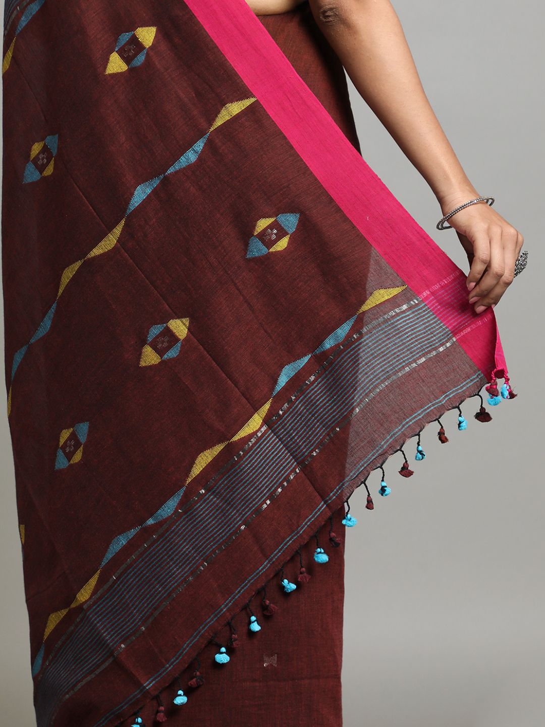 Handloom Jamdani Cotton Saree With Blouse Piece